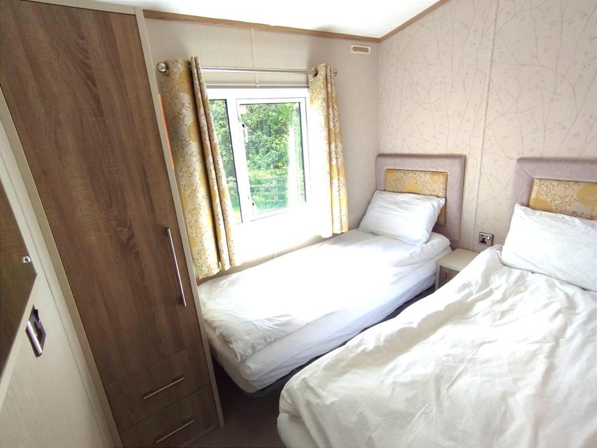 Sand Le Mere Holiday Village Caravan Hire Tunstall  Экстерьер фото