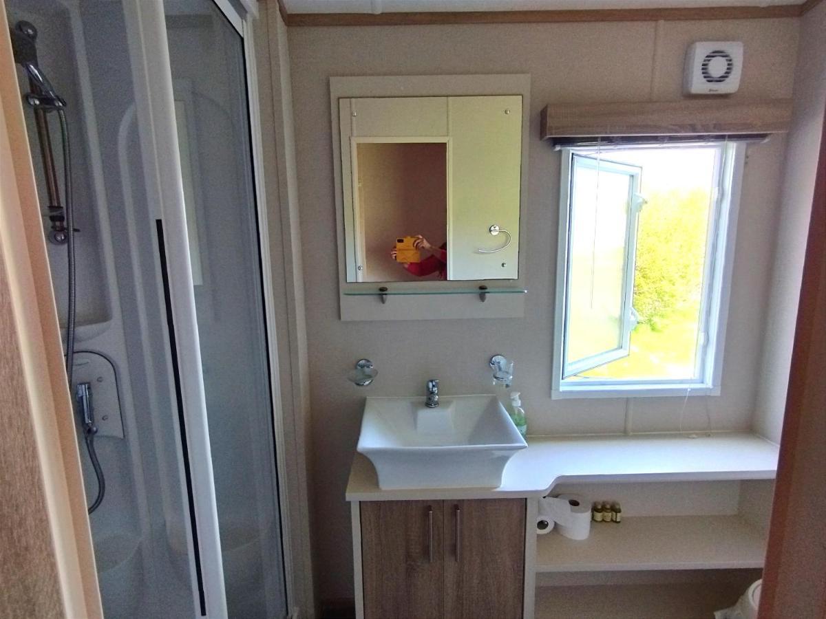 Sand Le Mere Holiday Village Caravan Hire Tunstall  Экстерьер фото