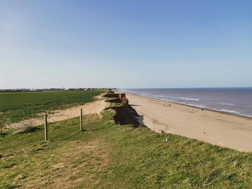 Sand Le Mere Holiday Village Caravan Hire Tunstall  Экстерьер фото
